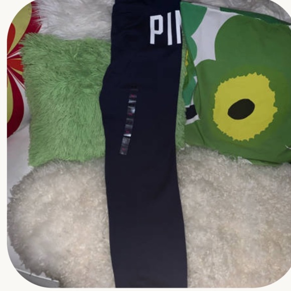 Secret PINK sweats size S - Picture 5 of 8